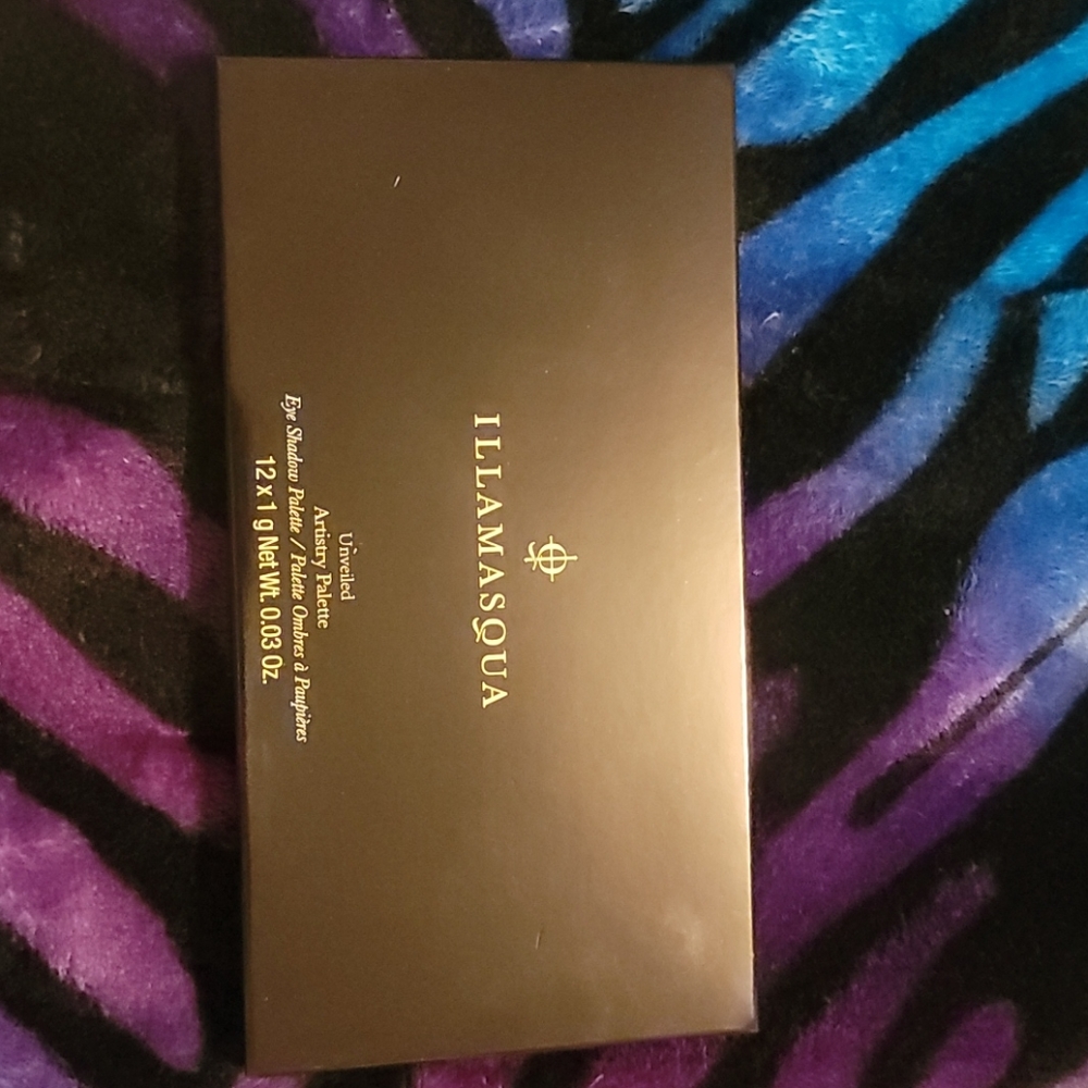 ILLAMASQUA eyeshadow pallet w/12 shades